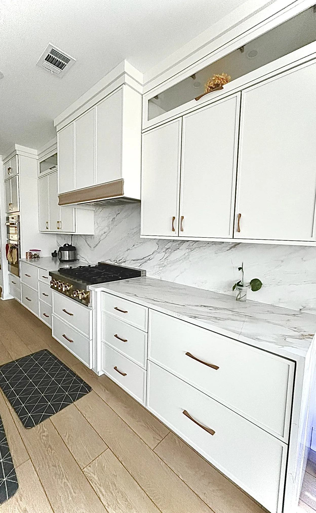 Completed kitchen remodel by HQ Construction & Remodeling